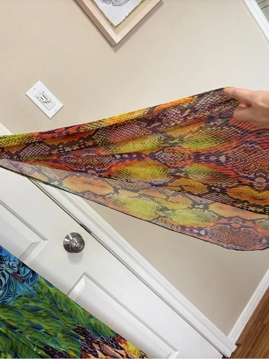 NWOT VENUS Tropical Print Dress with Fun Sleeves - Picture 12 of 16